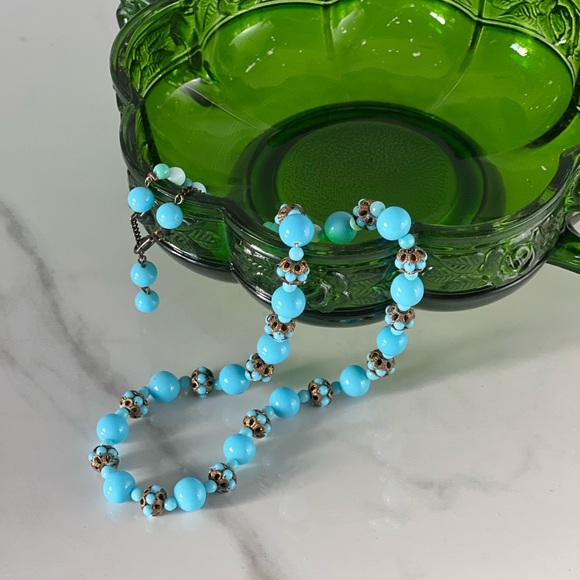 Vintage blue beaded necklace - Picture 2 of 6